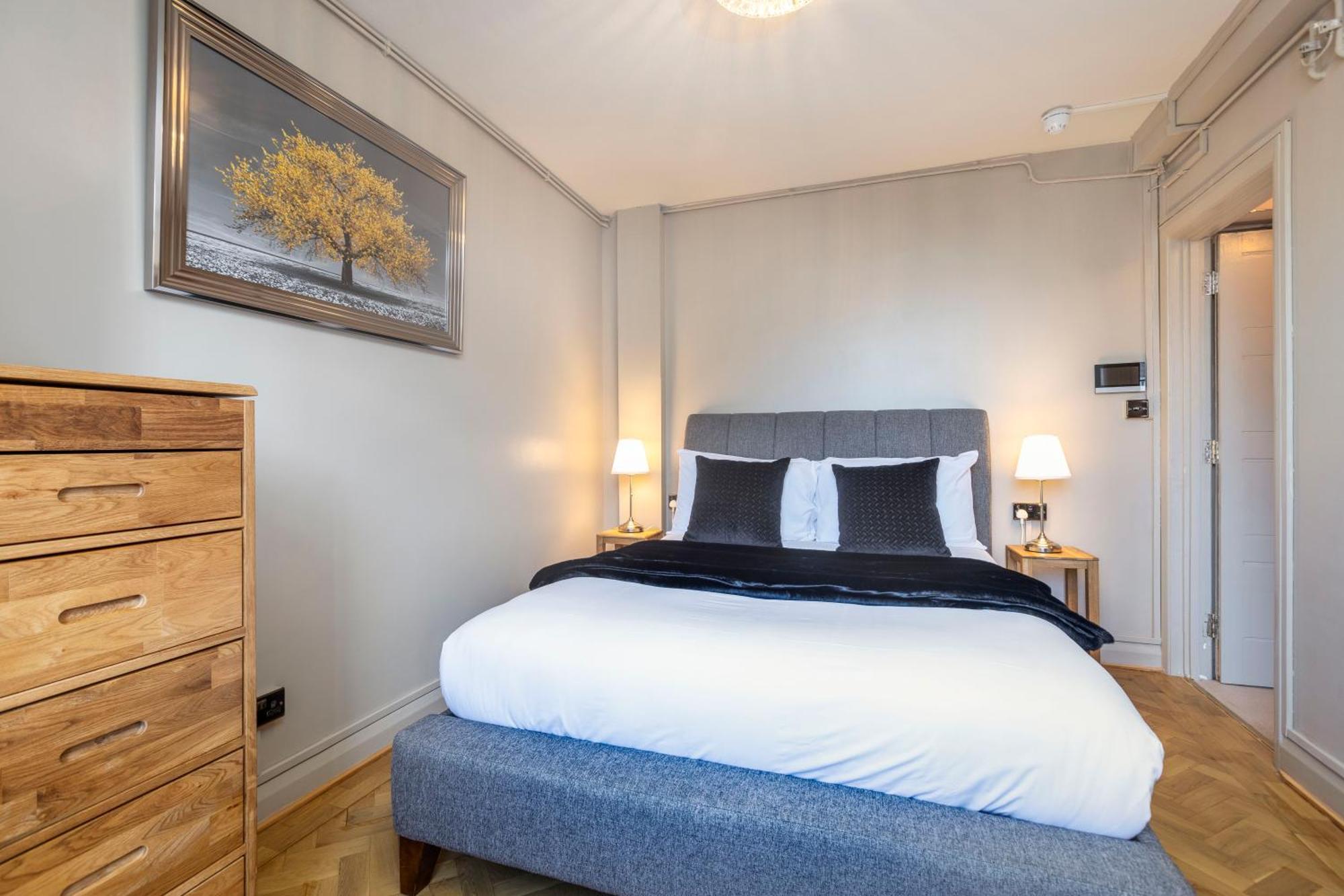 Walk To Oxford Street - 4 Tubes Nearby * Londra